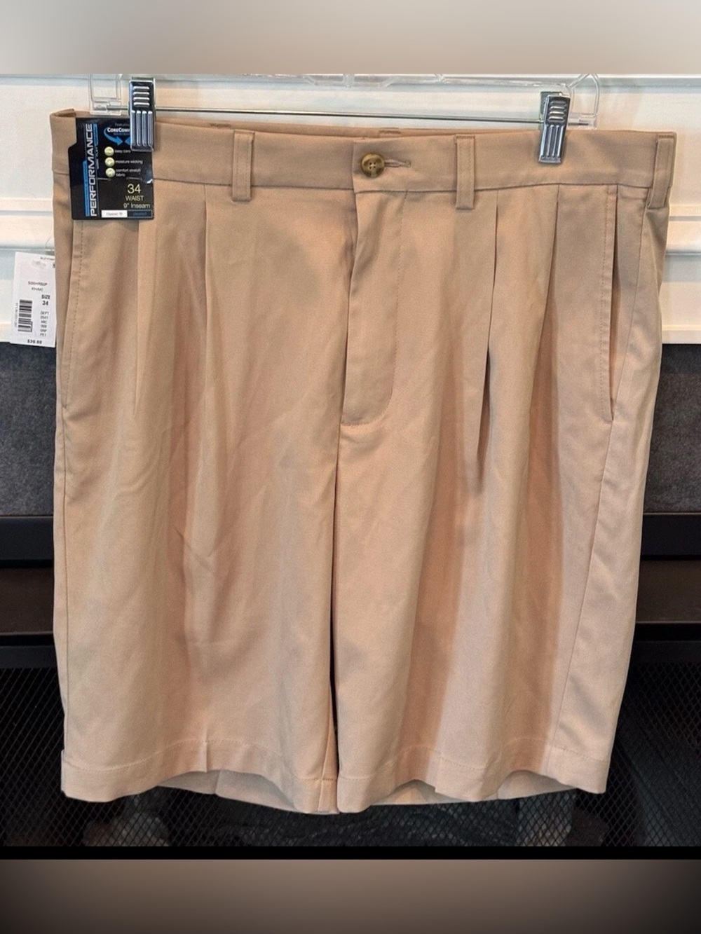 Roundtree & York Performance Classic Fit Pleated Shorts